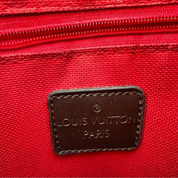 Large Louis Vuitton purse - Picture 8 of 12